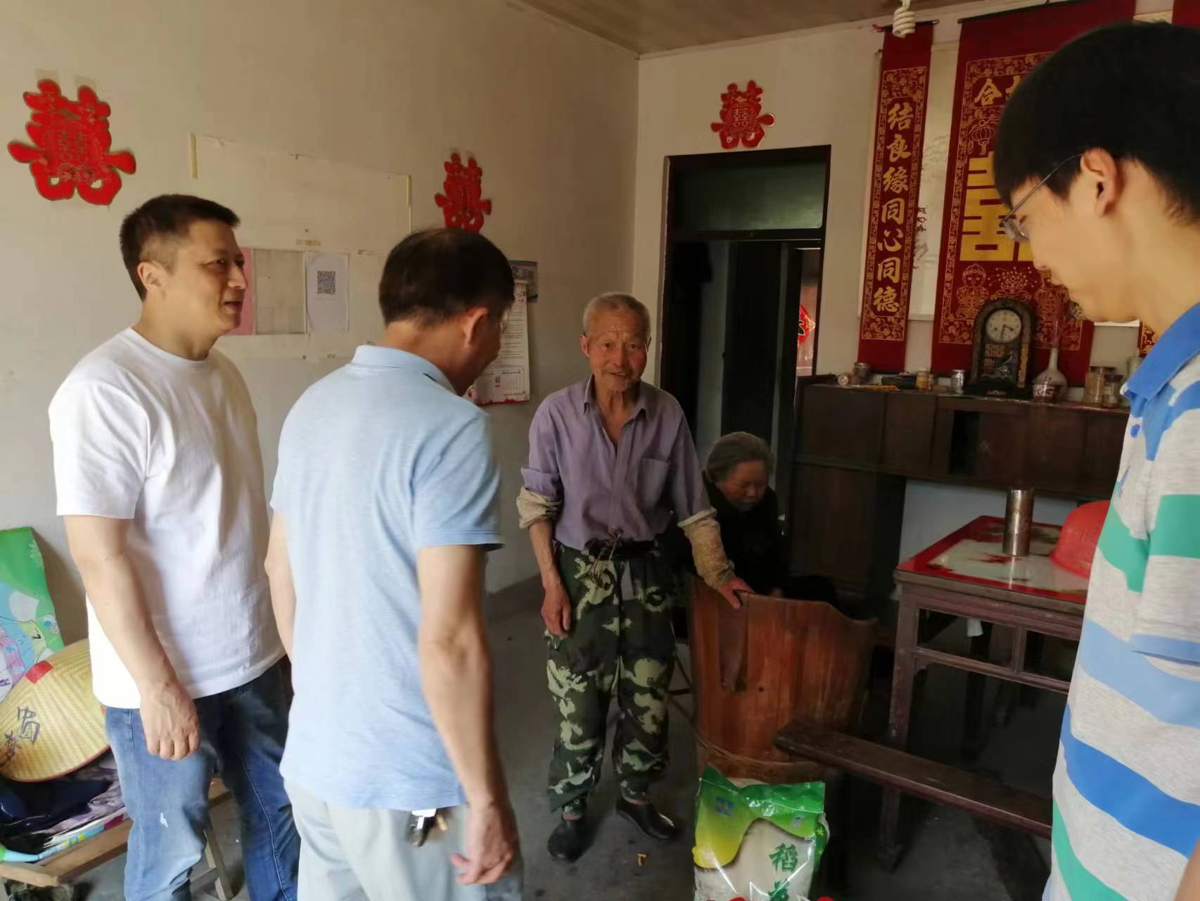 市交通运输局与歧田村”结对活动现场图片(6).jpg